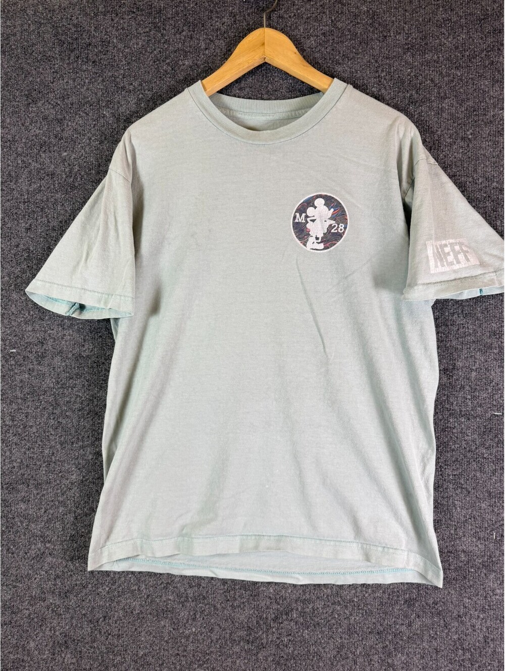 Disney Neff Collection Shirt Mens Large Light Green Mickey Mouse M 28 Graphic